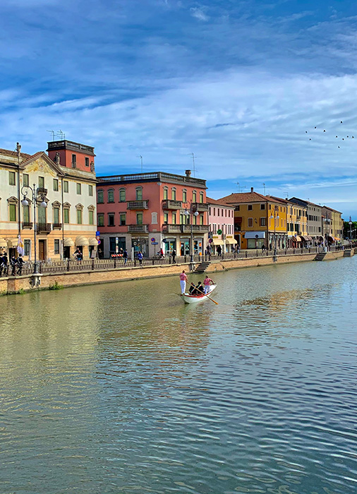 barca nel canale di Adria