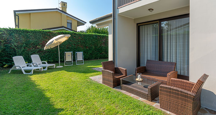 albarella villas with garden