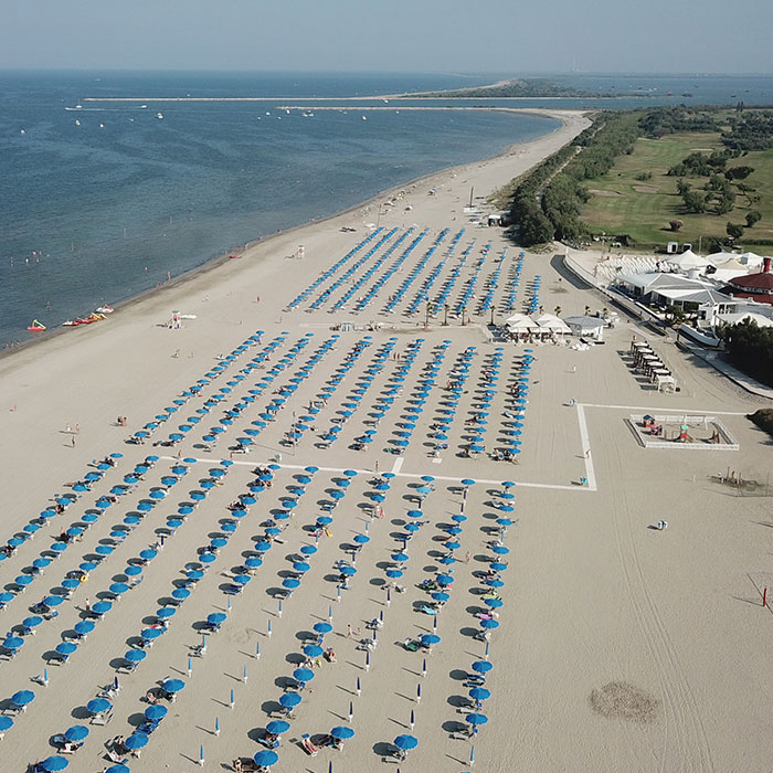 panoramica della spiaggia su isola di Albarella