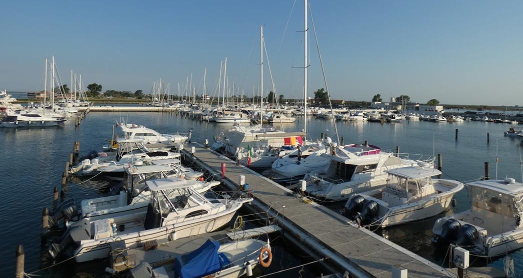 barche al porto di Albarella